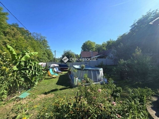 Eladó családi ház, Pécelen 69.9 M Ft, 3 szobás