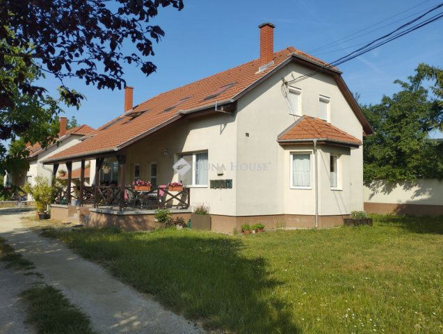 Eladó ikerház, Csákváron 64.5 M Ft, 4 szobás