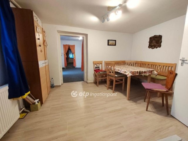 Eladó családi ház, Őcsényen 22 M Ft, 3 szobás