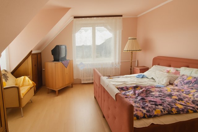 Eladó családi ház, Debrecenben 135 M Ft, 7 szobás