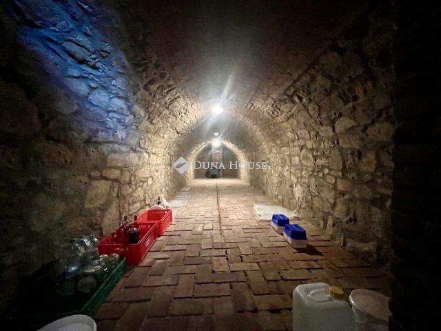 Eladó családi ház, Mecseknádasdon 55 M Ft, 4 szobás