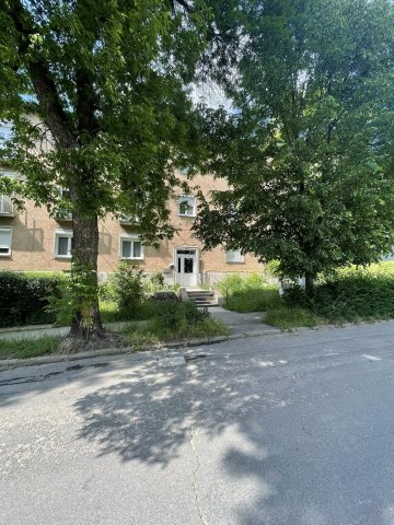 Eladó téglalakás, Komlón 19.5 M Ft, 2 szobás