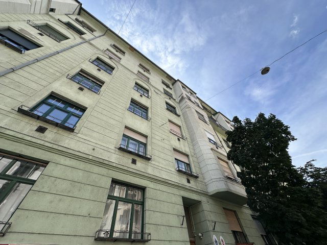 Eladó téglalakás, Budapesten, IX. kerületben, Bakáts utcában