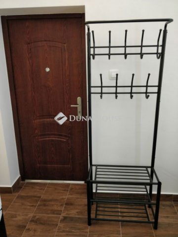 Kiadó téglalakás, albérlet, Pécsett 130 E Ft / hó, 2 szobás