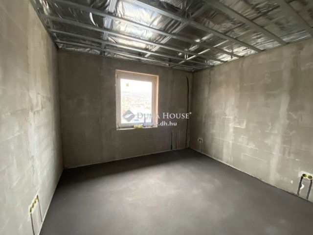 Eladó ikerház, Mendén 79 M Ft, 4 szobás / költözzbe.hu