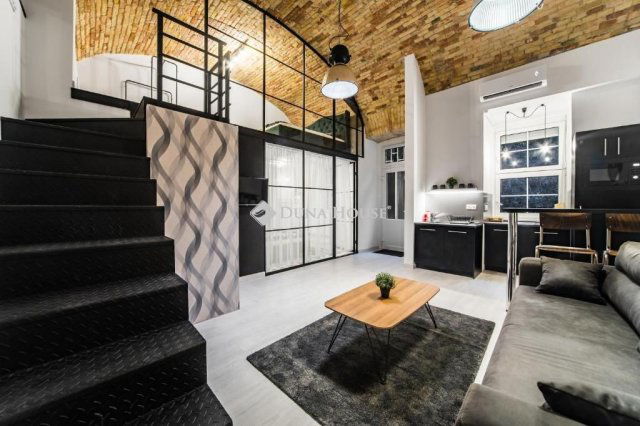 Eladó téglalakás, Budapesten, VI. kerületben 75.9 M Ft, 2 szobás