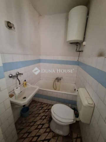 Eladó családi ház, Szentmártonkátán 22 M Ft, 2 szobás