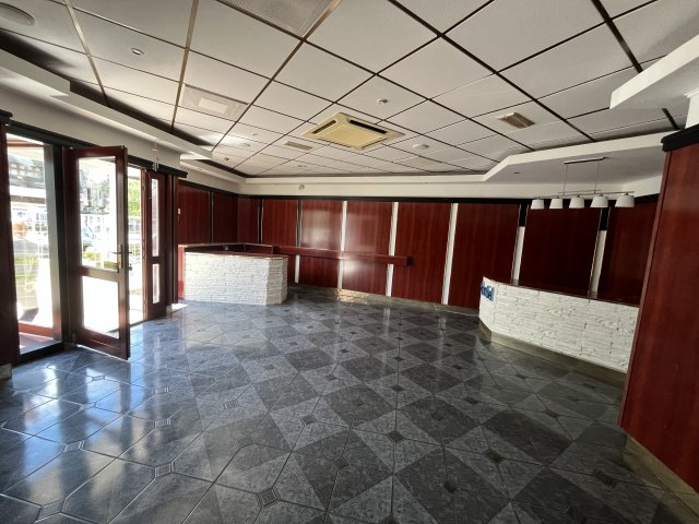 Eladó üzlethelyiség, Keszthelyen 35 M Ft, 2 szobás