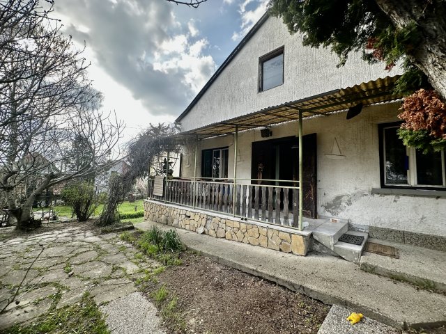 Eladó családi ház, Keszthelyen 42 M Ft, 4 szobás