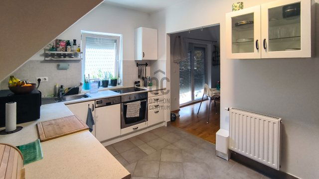 Eladó téglalakás, Győrött 72 M Ft, 3 szobás