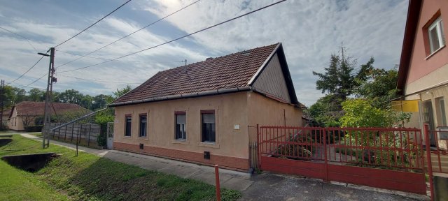Eladó családi ház, Gyulán, Kassai utcában 22.9 M Ft, 3 szobás