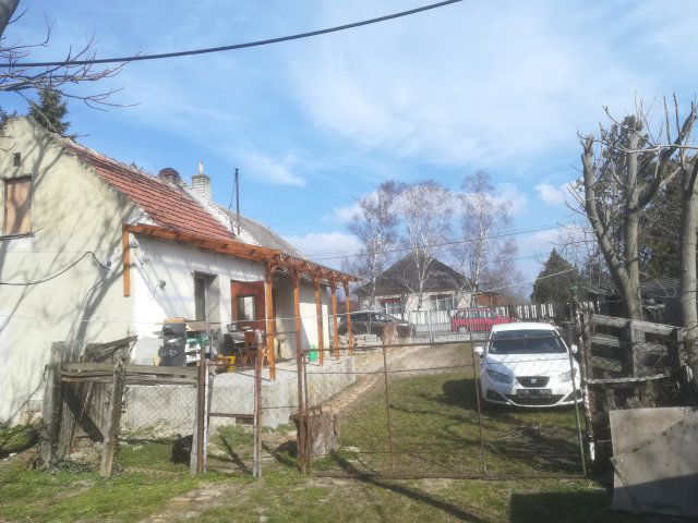 Eladó családi ház, Sárkeresztesen 29 M Ft, 2 szobás