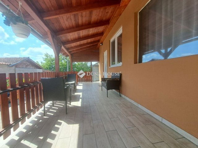 Eladó családi ház, Baján 38.9 M Ft, 3 szobás