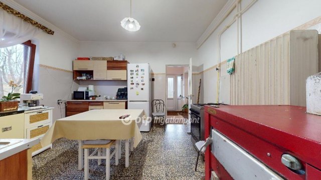 Eladó családi ház, Nyírbátorban 45.5 M Ft, 2 szobás