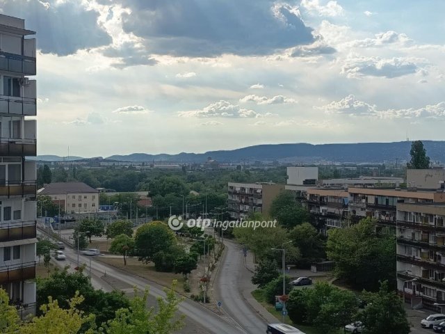 Eladó panellakás, Budapesten, XX. kerületben 73.9 M Ft, 3 szobás