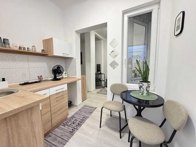 Kiadó téglalakás, albérlet, Budapesten, VI. kerületben