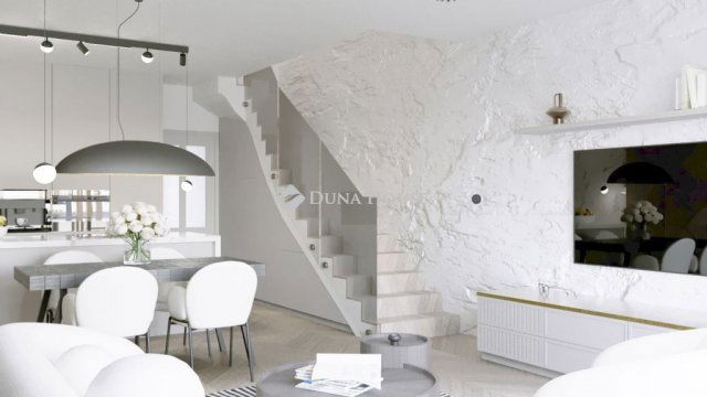 Eladó téglalakás, Fonyódon, Fő utcában 263.73 M Ft, 8 szobás