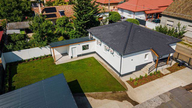 Eladó családi ház, Mogyoródon 127.99 M Ft, 4 szobás