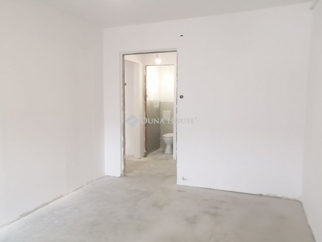 Eladó panellakás, Budapesten, III. kerületben 79.9 M Ft, 2 szobás