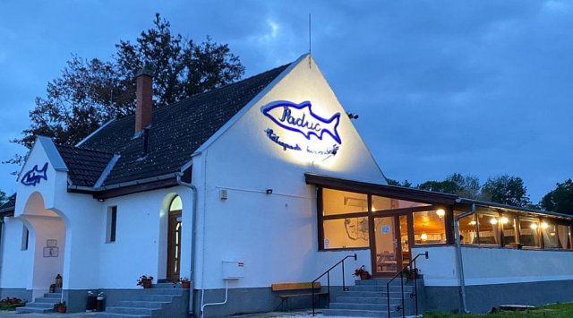 Eladó üzlethelyiség, Sárváron 95 M Ft / költözzbe.hu