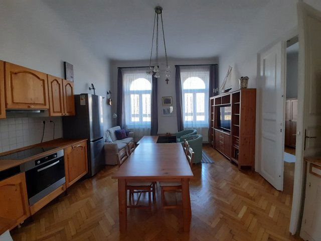 Eladó téglalakás, Budapesten, VI. kerületben 93 M Ft, 3 szobás