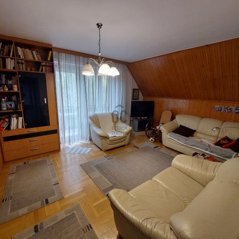 Eladó családi ház, Pécsett 129 M Ft, 6 szobás