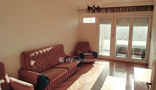 Eladó téglalakás, Székesfehérvárott 42 M Ft, 1+1 szobás