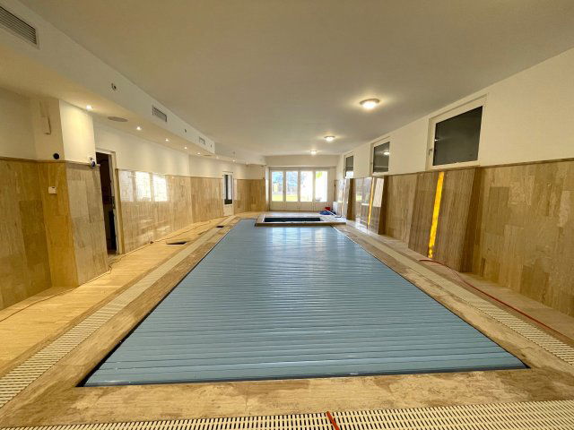 Eladó családi ház, Telkin 343.4 M Ft, 6 szobás