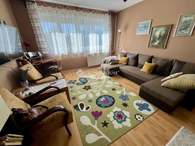 Eladó panellakás, Pécsett 44.9 M Ft, 2 szobás