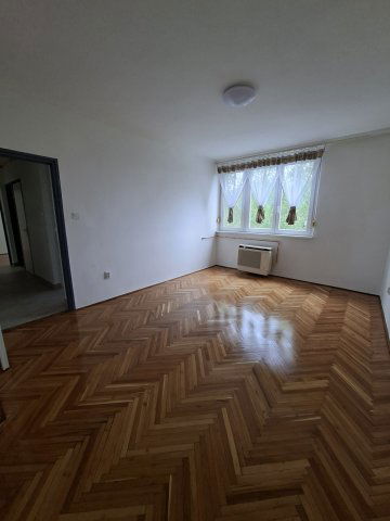 Eladó téglalakás, Egerben 35.9 M Ft, 2 szobás