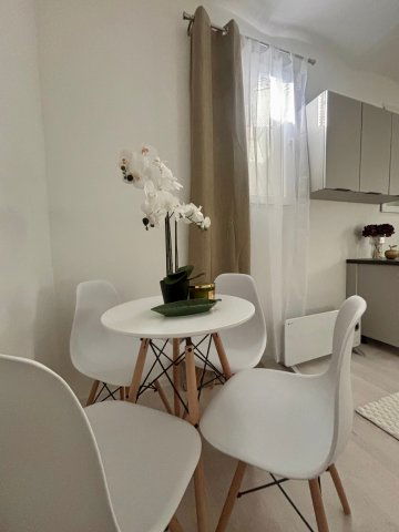 Eladó téglalakás, VIII. kerületben, Korányi Sándor utcában