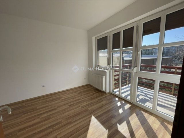 Eladó téglalakás, Nagykőrösön 56 M Ft, 2 szobás