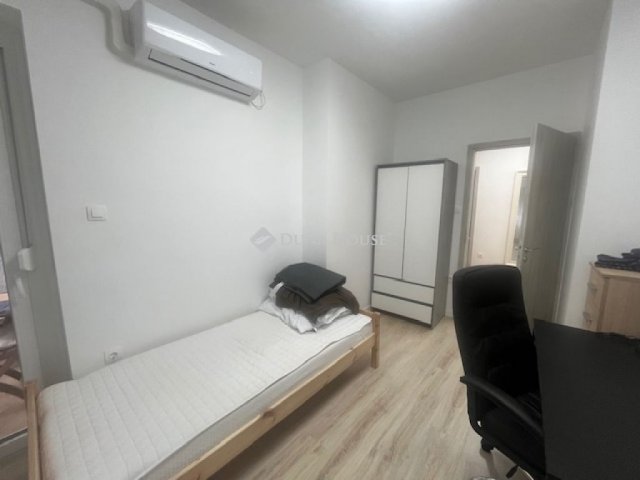 Eladó téglalakás, Pécsett 122 M Ft, 4 szobás