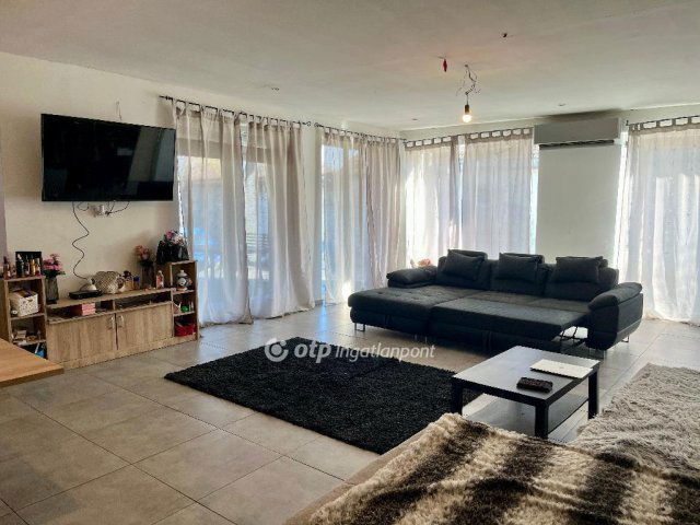 Eladó családi ház, Cegléden 117 M Ft, 3 szobás