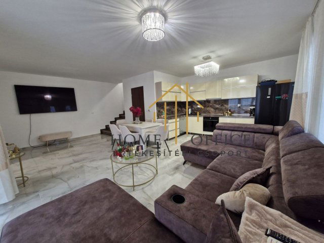 Eladó ikerház, Tégláson 89.9 M Ft, 4 szobás