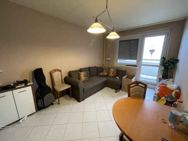 Eladó panellakás, Veszprémben 58 M Ft, 1+3 szobás