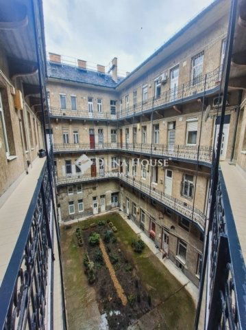 Eladó téglalakás, Budapesten, VIII. kerületben 36.9 M Ft