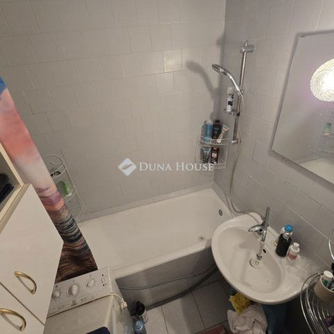 Eladó panellakás, Kecskeméten 39.5 M Ft, 2 szobás