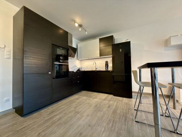 Eladó téglalakás, Balatonfüreden 88.5 M Ft, 2 szobás