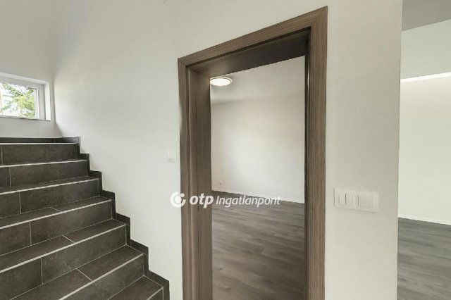 Eladó családi ház, Gyenesdiáson 144.9 M Ft, 4+1 szobás