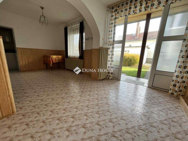 Eladó családi ház, Bonyhádon 64 M Ft, 3 szobás