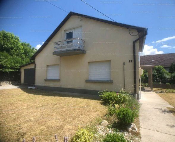 Eladó családi ház, Hévízen 74 M Ft, 3 szobás