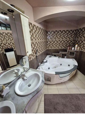 Eladó családi ház, Szolnokon 65 M Ft, 4 szobás