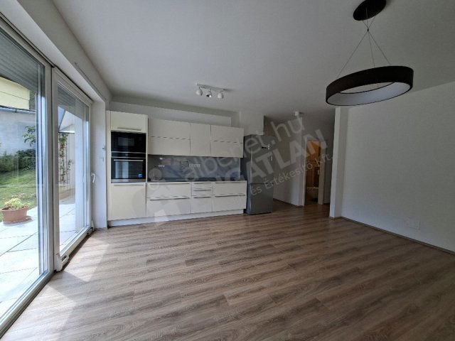 Eladó téglalakás, Budapesten, XXII. kerületben, Barkács utcában