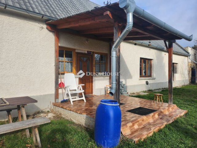 Eladó családi ház, Nagyvázsonyon 68 M Ft, 2 szobás