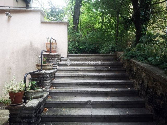 Eladó téglalakás, Budapesten, II. kerületben 153.26 M Ft