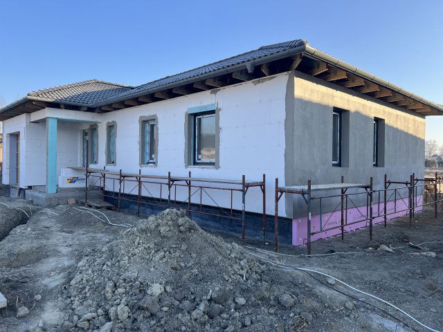 Eladó családi ház, Vámosszabadin 92.9 M Ft, 5 szobás