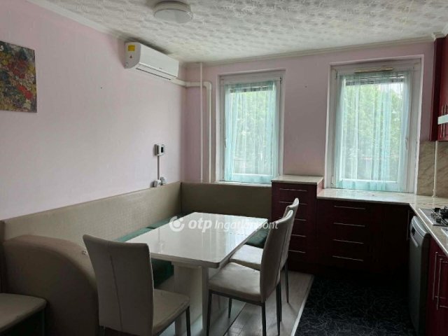 Eladó panellakás, Budapesten, XXI. kerületben 57 M Ft, 1+2 szobás