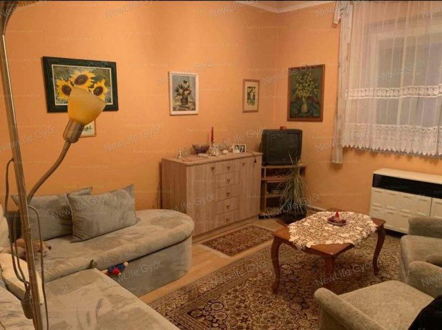 Eladó családi ház, Győrladaméren 39 M Ft, 6 szobás