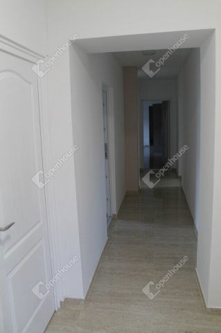 Eladó téglalakás, Sárváron 95 M Ft, 4 szobás